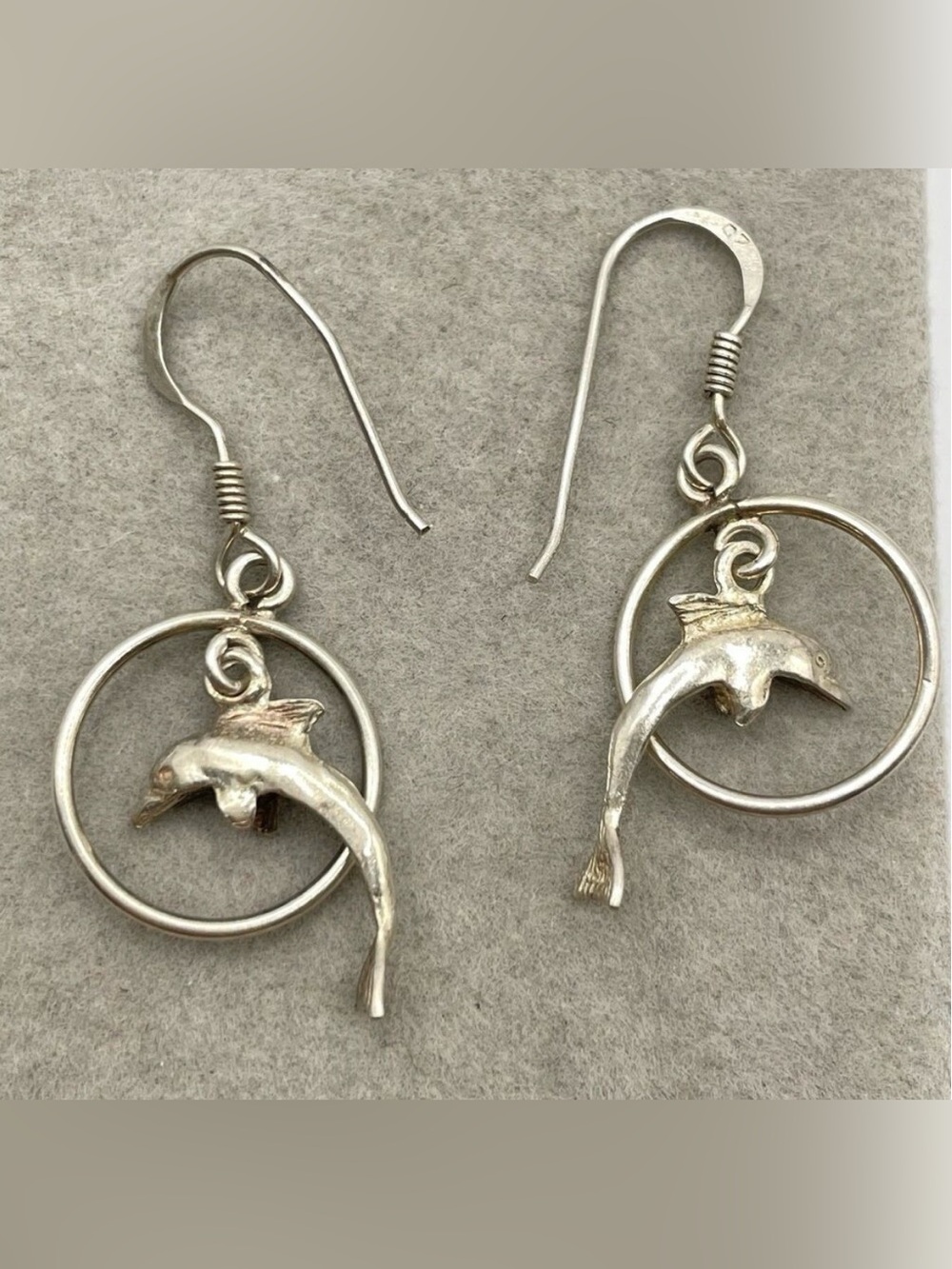 Vintage 925 Sterling Silver Stinging Dolphin Hoop Dangle Earrings Hook Setting
